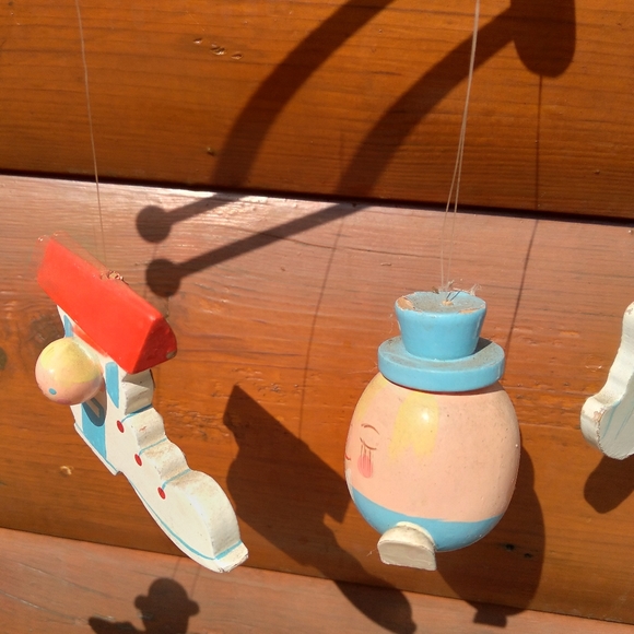 🐳 1940's Vintage Baby CRIB HUMPTY DUMPTY Mobile - Picture 13 of 16